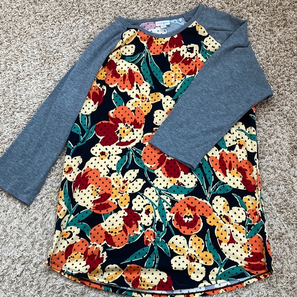 LuLaRoe Tops - LuLaRoe XL Randy baseball style top